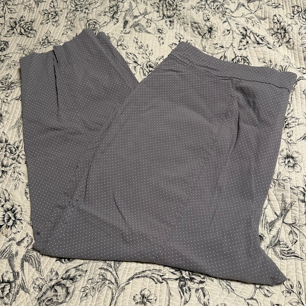 Porophrase plus size capris - Picture 5 of 7